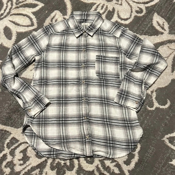 Hollister button up flannel. Black gray and white EUC - Picture 1 of 3